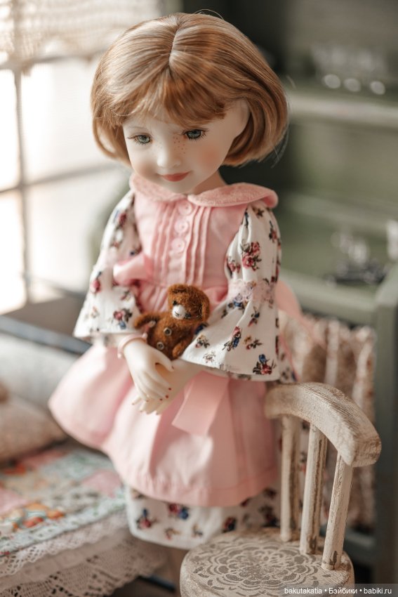 Ребекка в своей комнатке — Куклы Ruby Red (Руби Ред) Fashion Friends: Siblies (фото 6)