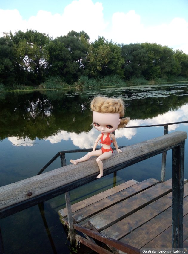 Небольшой фоторепортаж с речного пляжа, или как Тата (блайз) на речке отдыхала) (фото 6)