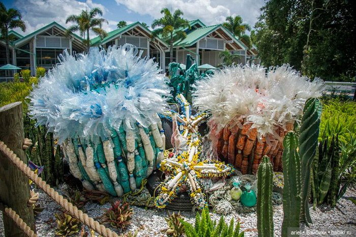 Скульптуры из мусора от организации Washed Ashore (фото 9)
