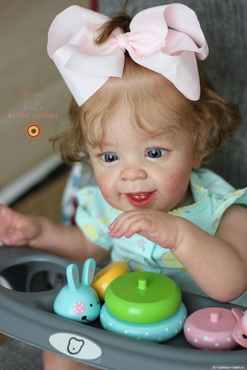 Улыбающаяся малышка из молда Янник