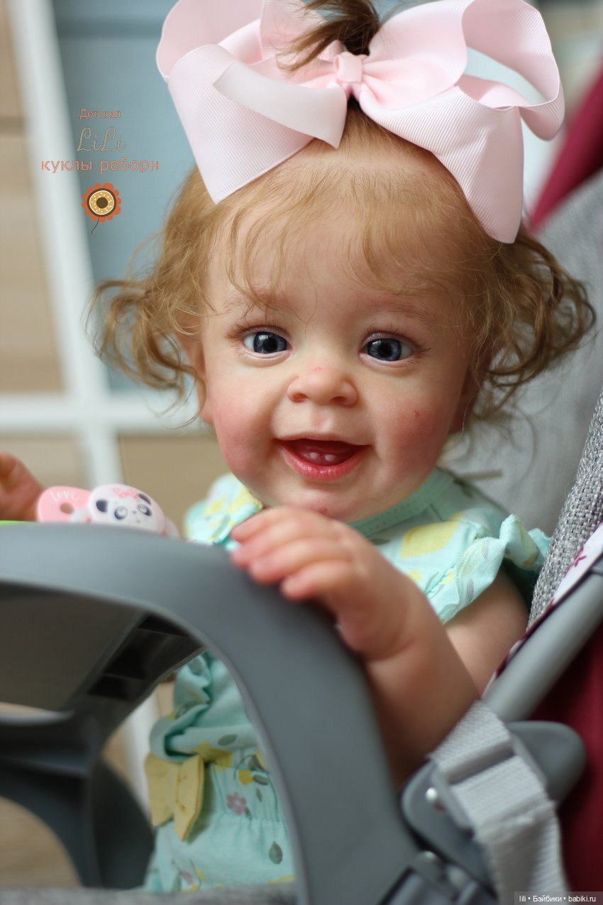 Улыбающаяся малышка из молда Янник