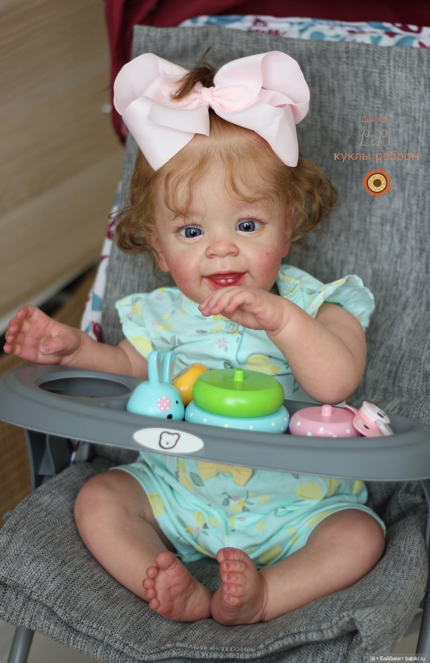 Улыбающаяся малышка из молда Янник