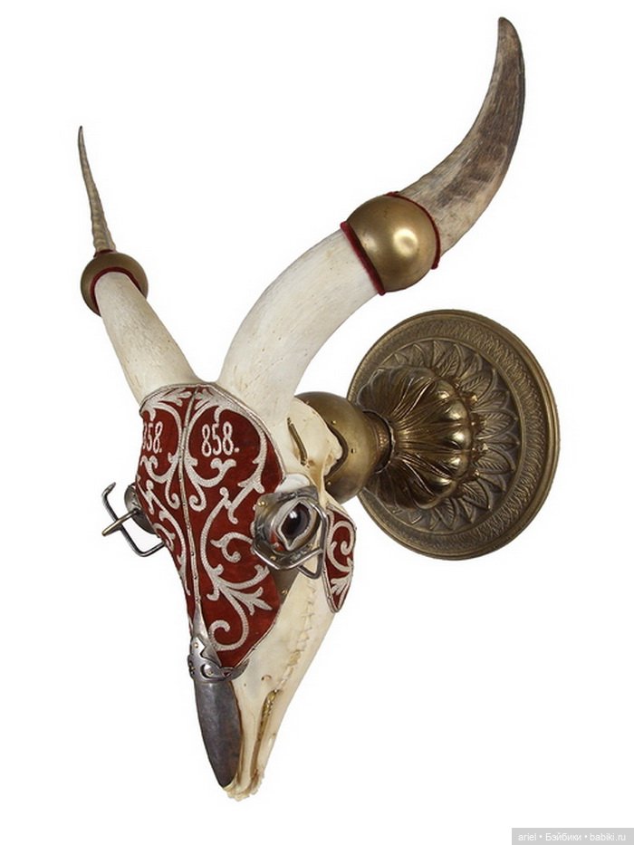 Скульптуры из старых вещей от автора Jessica Joslin (фото 5)