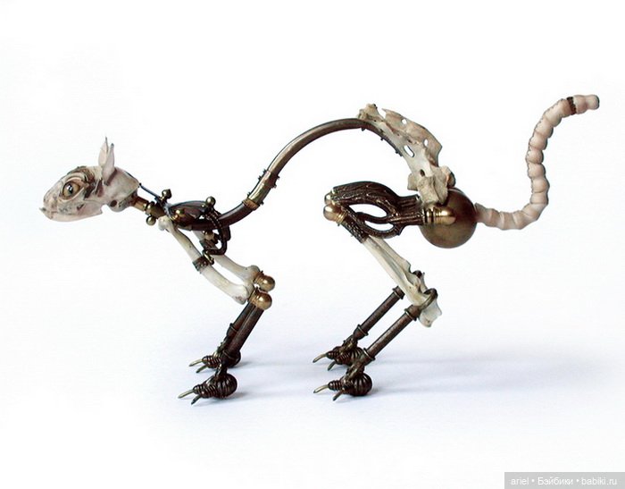 Скульптуры из старых вещей от автора Jessica Joslin