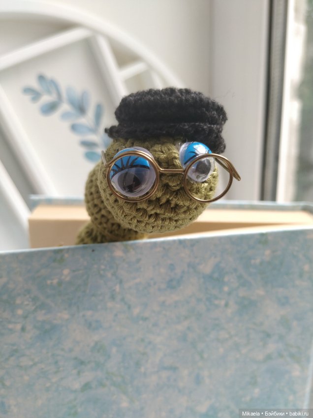 О книжных червях — Вязаные игрушки и амигуруми: крючком