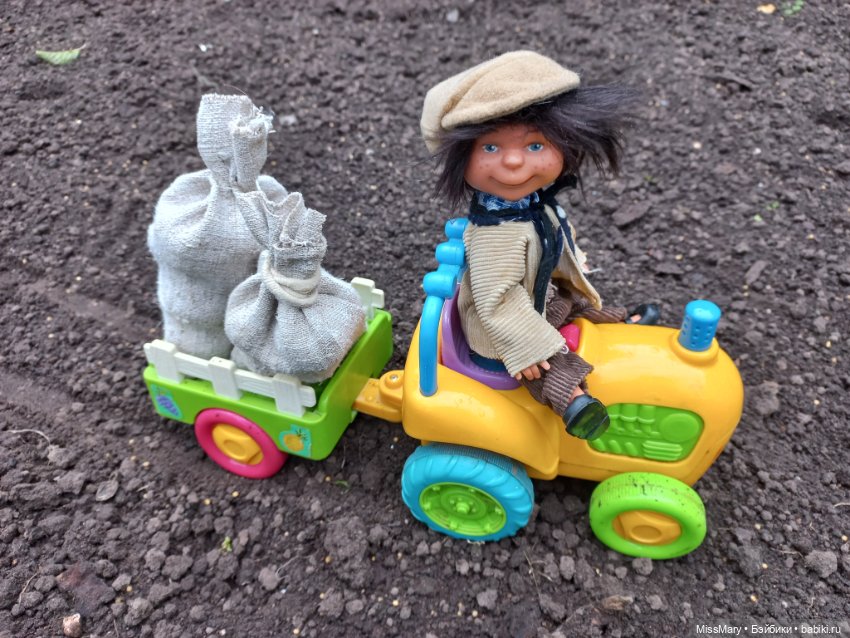 Деревенские мотивы. Урожай картошки