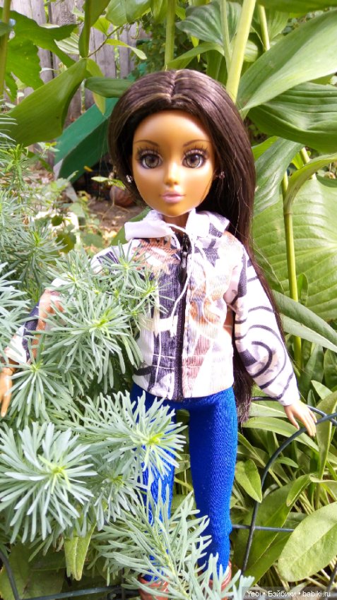 Фото Бижу Мокси Тинз / Moxie Teenz