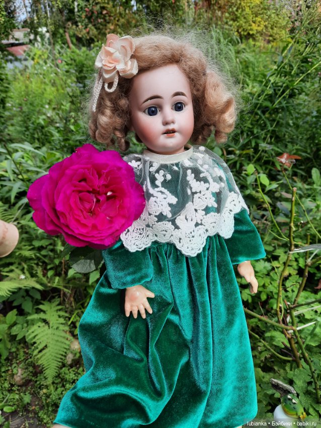 Немного изумруда в погожий осени денёк