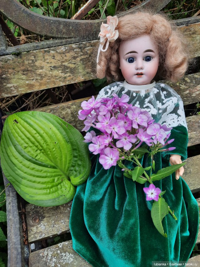 Немного изумруда в погожий осени денёк