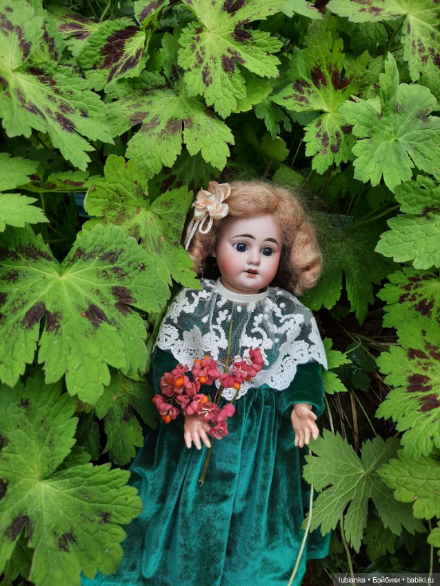 Немного изумруда в погожий осени денёк