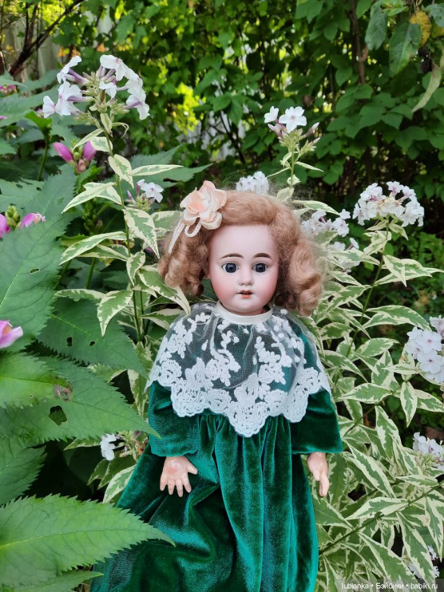 Немного изумруда в погожий осени денёк