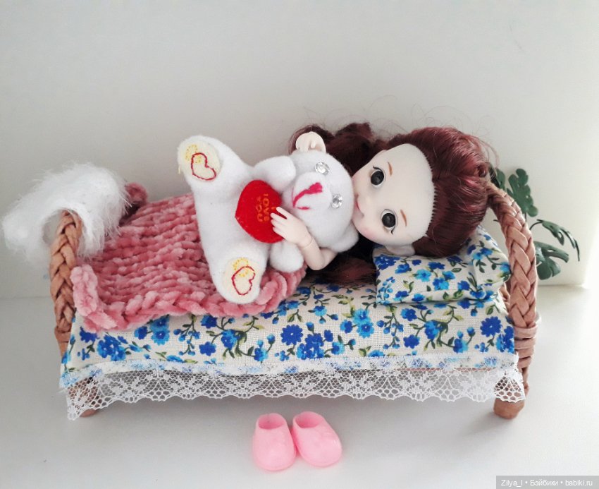 Постель для Бабольки — Мебель для кукол и домиков: фото