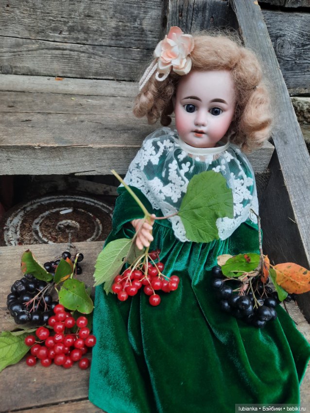 Немного изумруда в погожий осени денёк