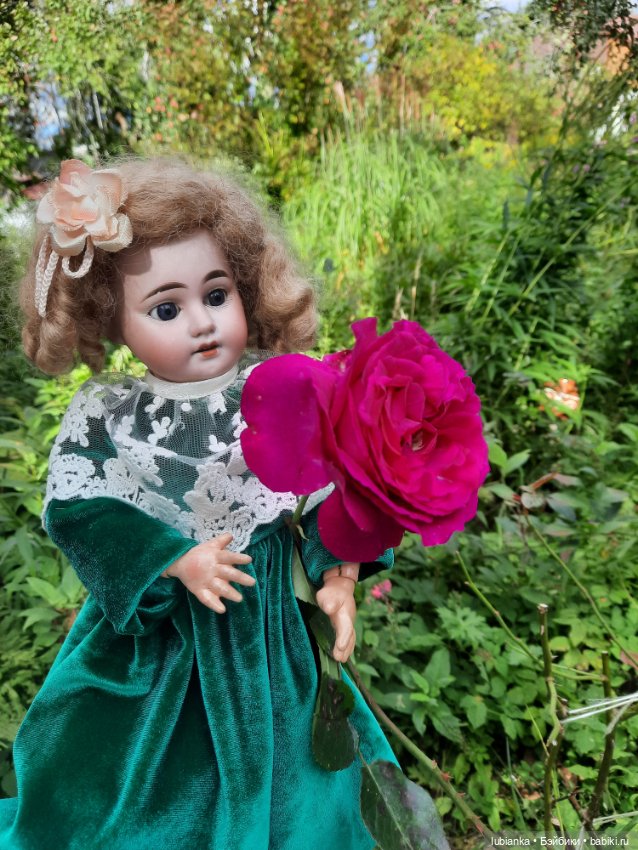 Немного изумруда в погожий осени денёк