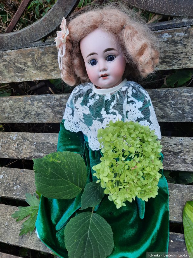 Немного изумруда в погожий осени денёк