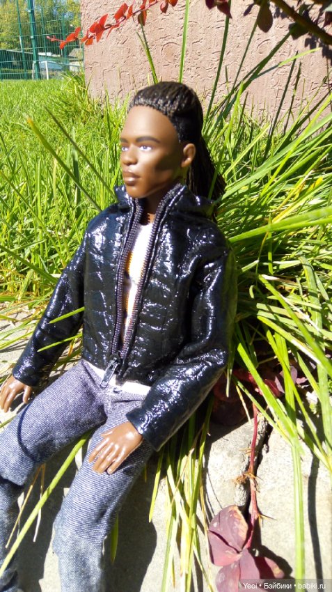 Кен Джон looks и солнечный денек