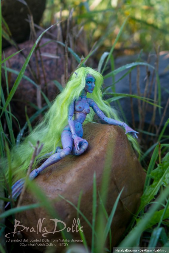 Маленькие русалки на улице