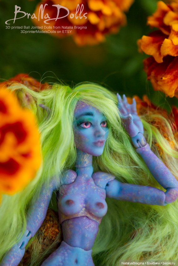 Маленькие русалки на улице