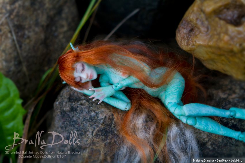 Маленькие русалки на улице