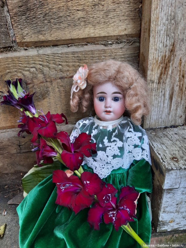 Немного изумруда в погожий осени денёк