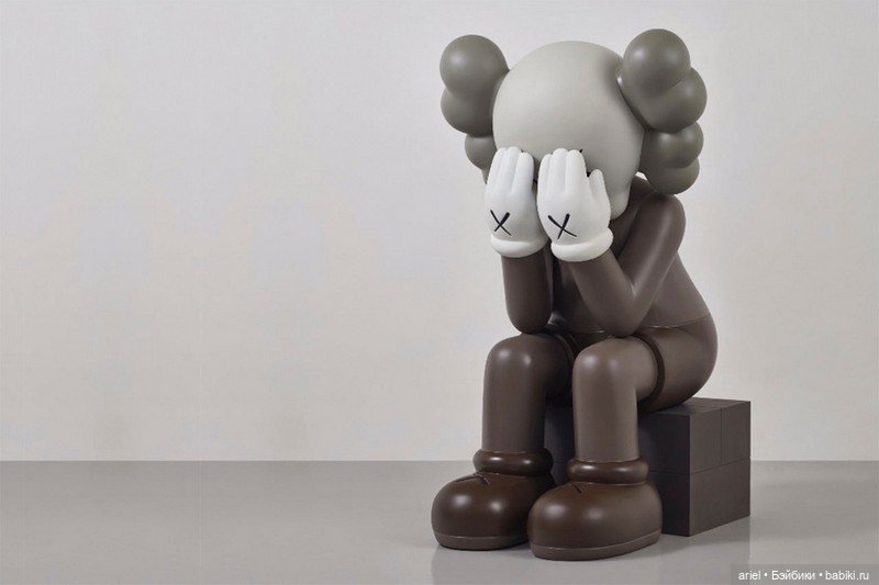 Известные скульптуры KAWS