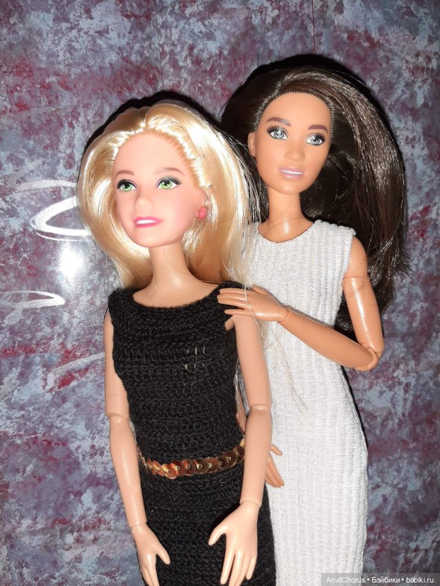 Новенькая. Небольшое знакомство