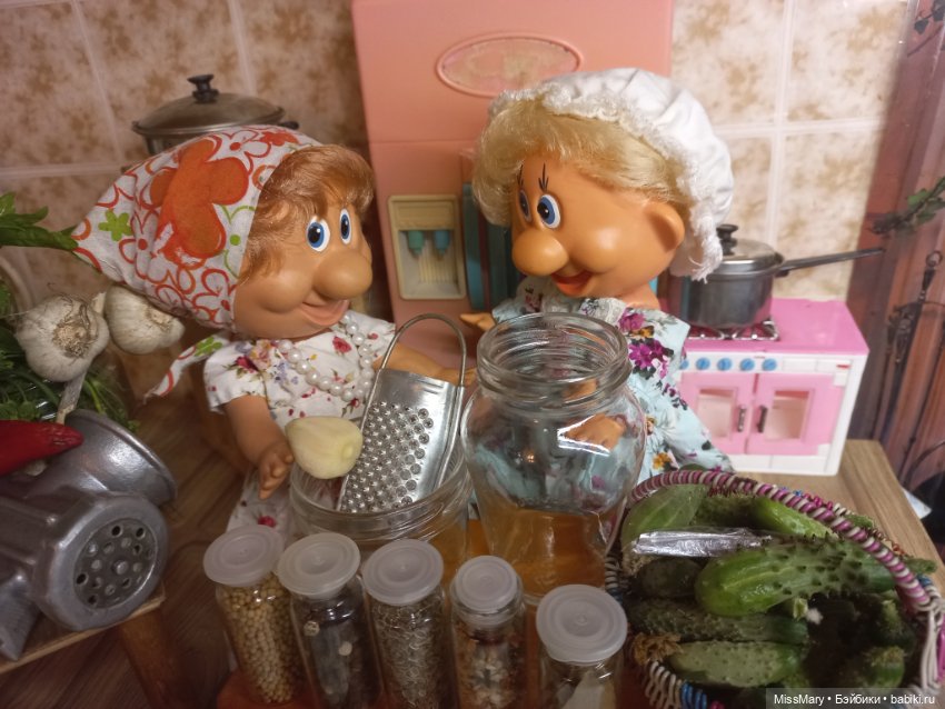 Весёлые картинки. Маринуем огурцы