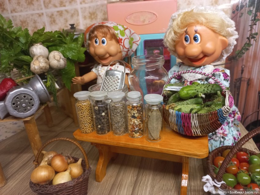 Весёлые картинки. Маринуем огурцы (фото 2)