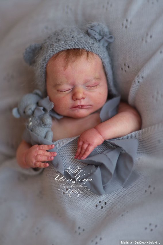 Courtney asleep, автор прототипа Олеся Венгер