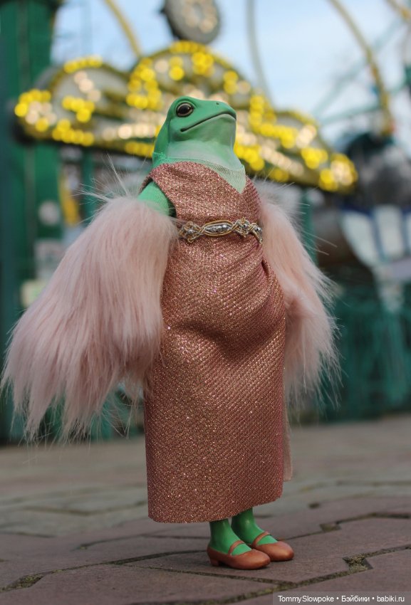 Фантастические лягушки — Авторские игрушки из разных материалов: синельная проволока