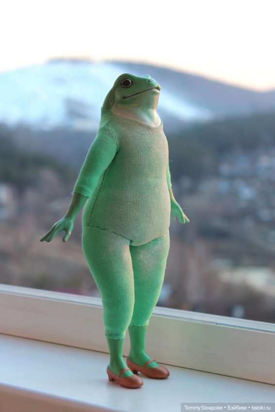 Фантастические лягушки — Авторские игрушки из разных материалов: синельная проволока