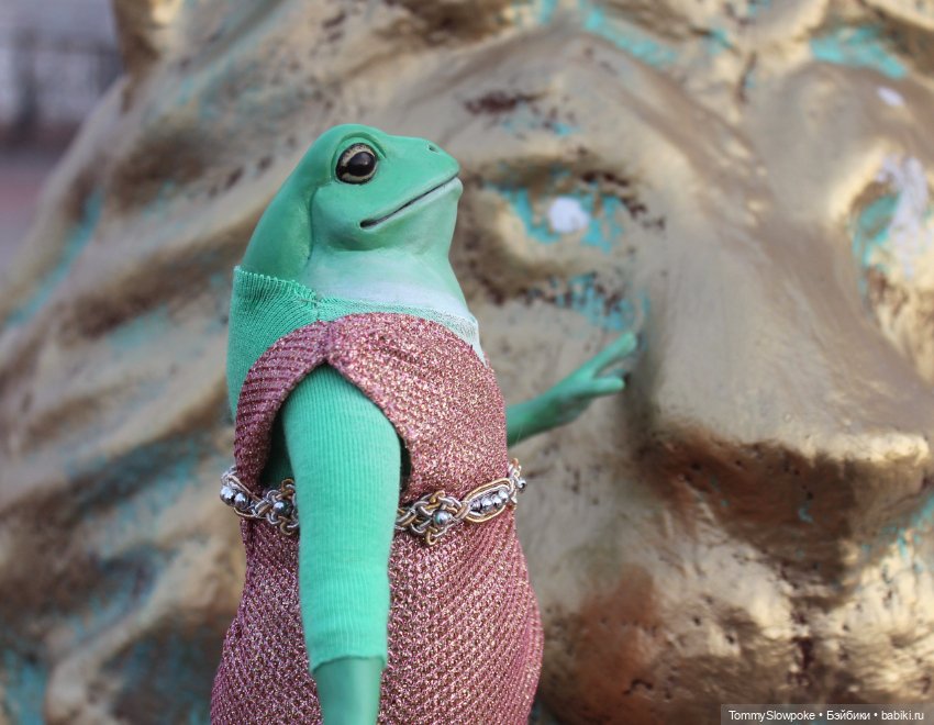 Фантастические лягушки — Авторские игрушки из разных материалов: синельная проволока