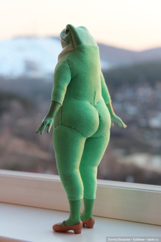 Фантастические лягушки — Авторские игрушки из разных материалов: синельная проволока