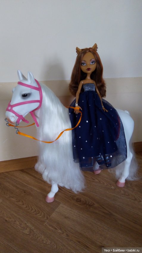 Фото Монстер Хай Клодин (42см) в платье и костюме из детской юбки