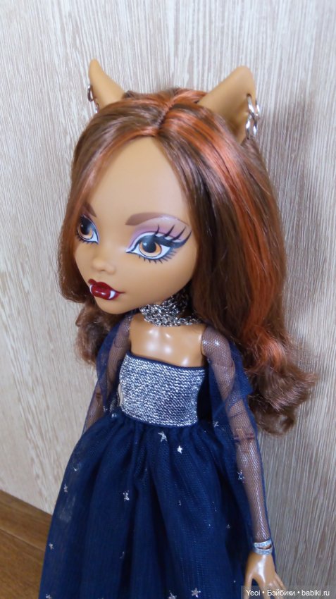 Фото Монстер Хай Клодин (42см) в платье и костюме из детской юбки