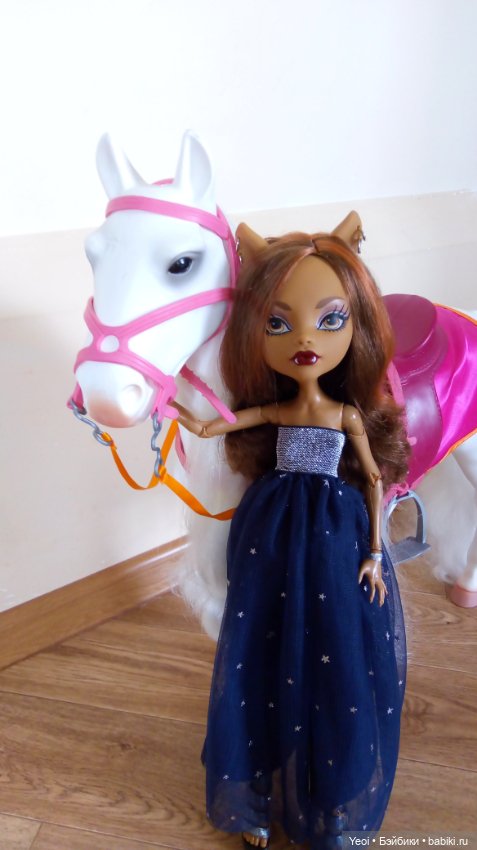 Фото Монстер Хай Клодин (42см) в платье и костюме из детской юбки