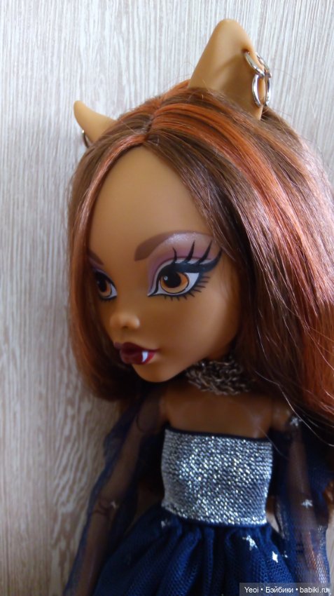 Фото Монстер Хай Клодин (42см) в платье и костюме из детской юбки