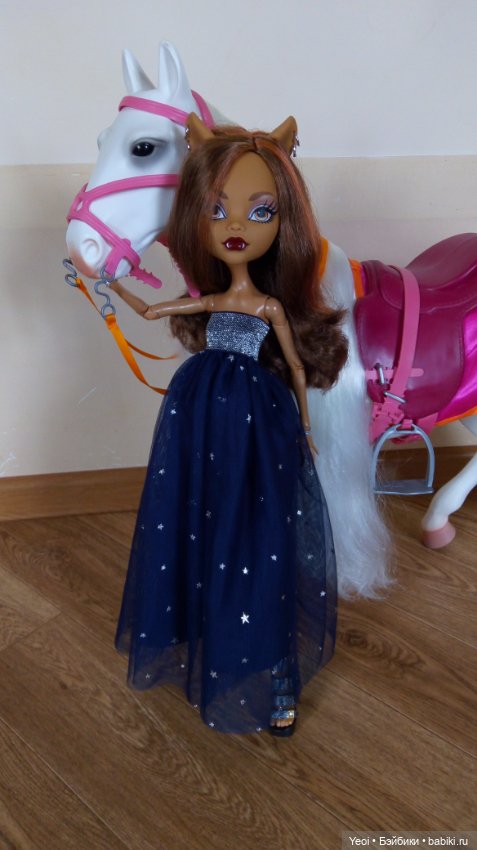 Фото Монстер Хай Клодин (42см) в платье и костюме из детской юбки