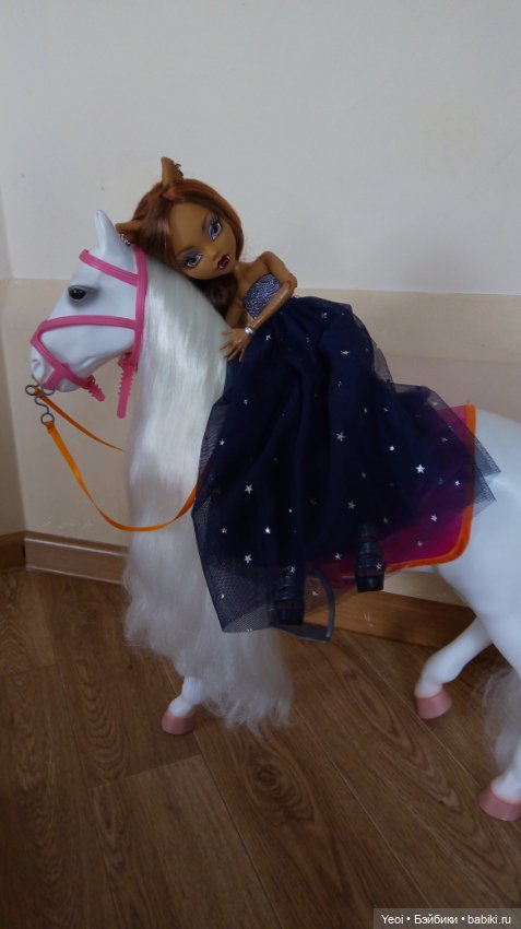 Фото Монстер Хай Клодин (42см) в платье и костюме из детской юбки