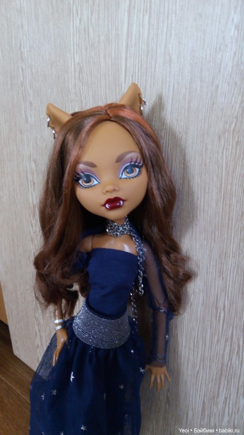 Фото Монстер Хай Клодин (42см) в платье и костюме из детской юбки (фото 6)