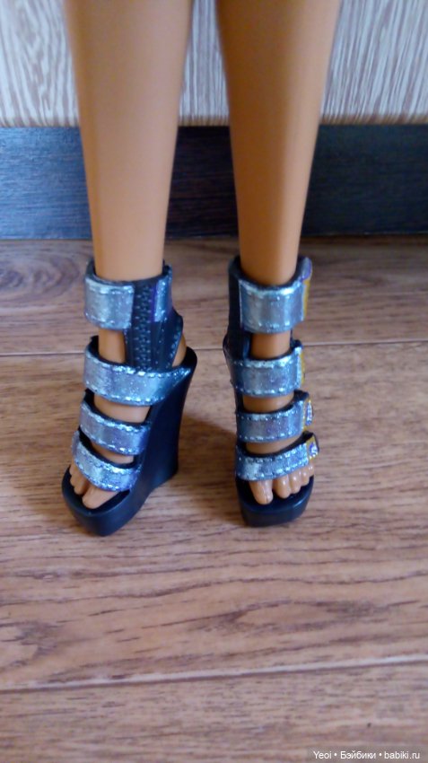 Фото Монстер Хай Клодин (42см) в платье и костюме из детской юбки (фото 10)