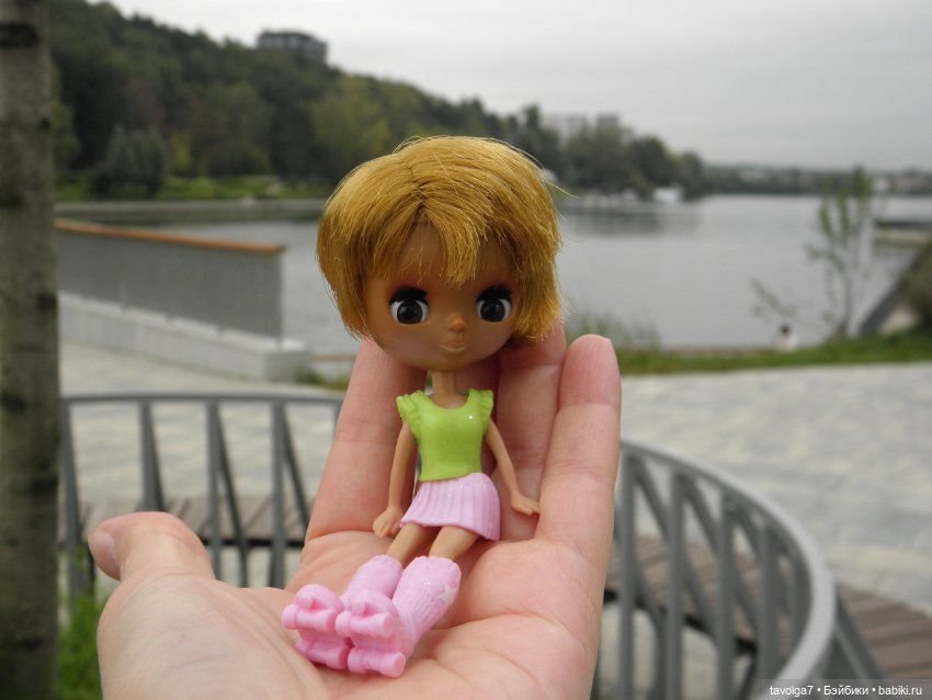 Blythe Petite от Takara на телах Polly Pocket (фото 2)