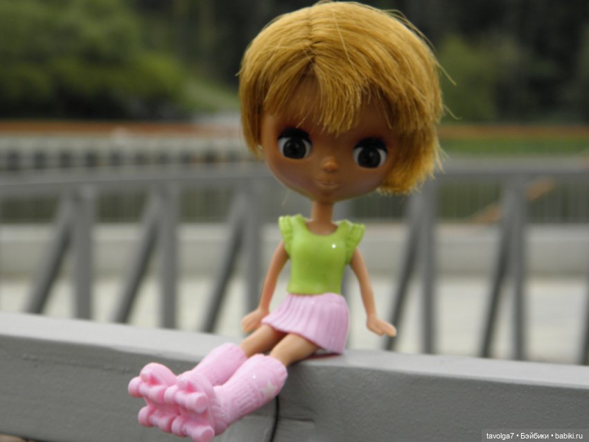 Blythe Petite от Takara на телах Polly Pocket (фото 3)