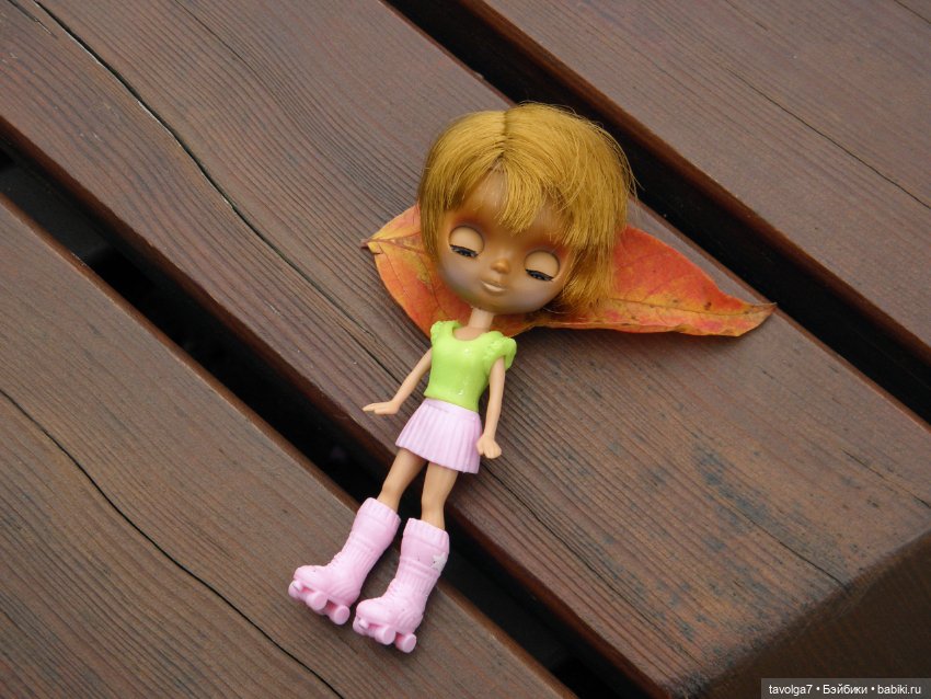 Blythe Petite от Takara на телах Polly Pocket