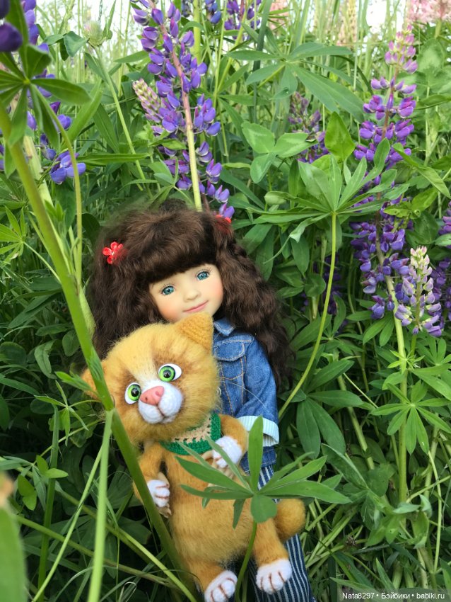 Белла и люпины. Куколка Ruby Red