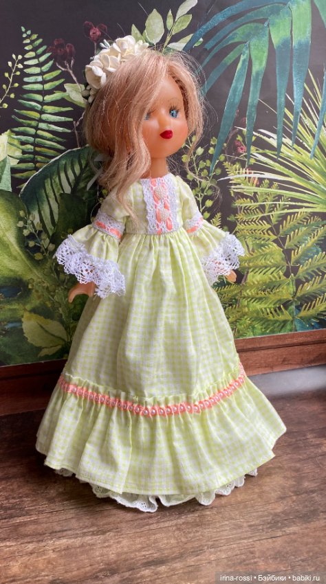 Продолжаем одеваться — Российские куклы Весна (фото 2)