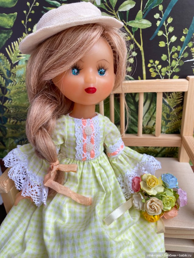 Продолжаем одеваться — Российские куклы Весна (фото 4)