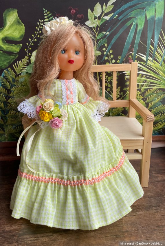Продолжаем одеваться — Российские куклы Весна (фото 3)