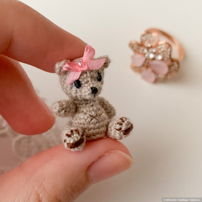 Прелестная миниатюрная девочка