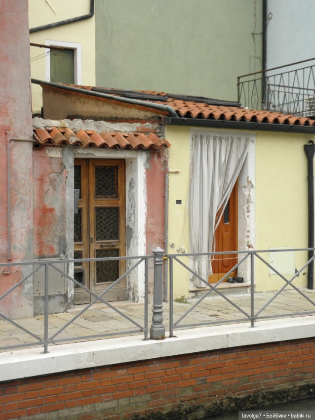 J-Doll Andrassy ave. На острове Бурано в Венеции